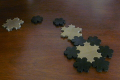  Infinite Puzzle - Koch Snowflakes