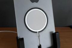 iPhone 12 stand with MagSafe Charger