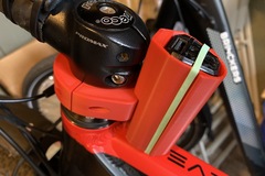 Nitecore F1 case with bike mount clamp