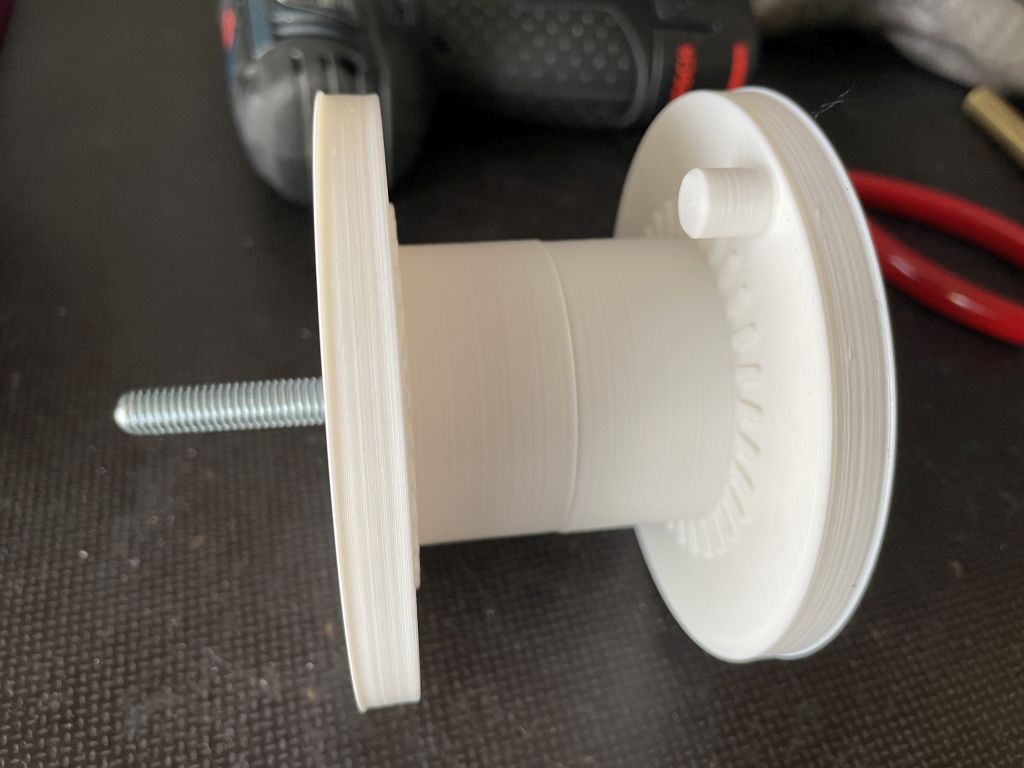 Rewind adapter for Ultimaker spools