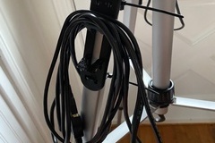 Tripod cable organizer