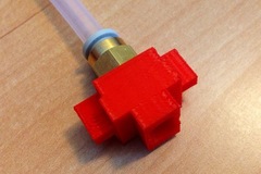 Feeder clamp with conical filament driver & 1/8 BSPP thread for Ultimaker original