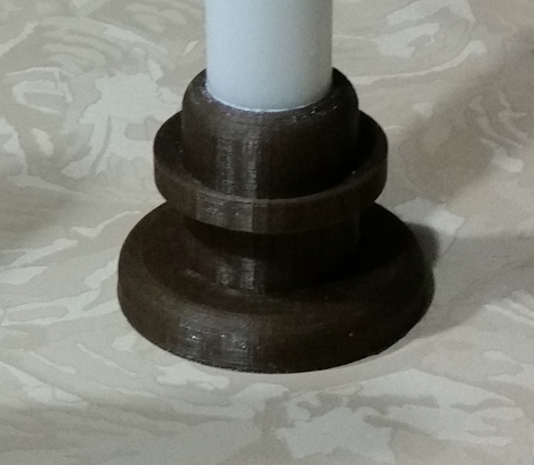 Simple candle holder