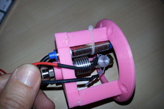 Raised-hotend effector with magnetic joints