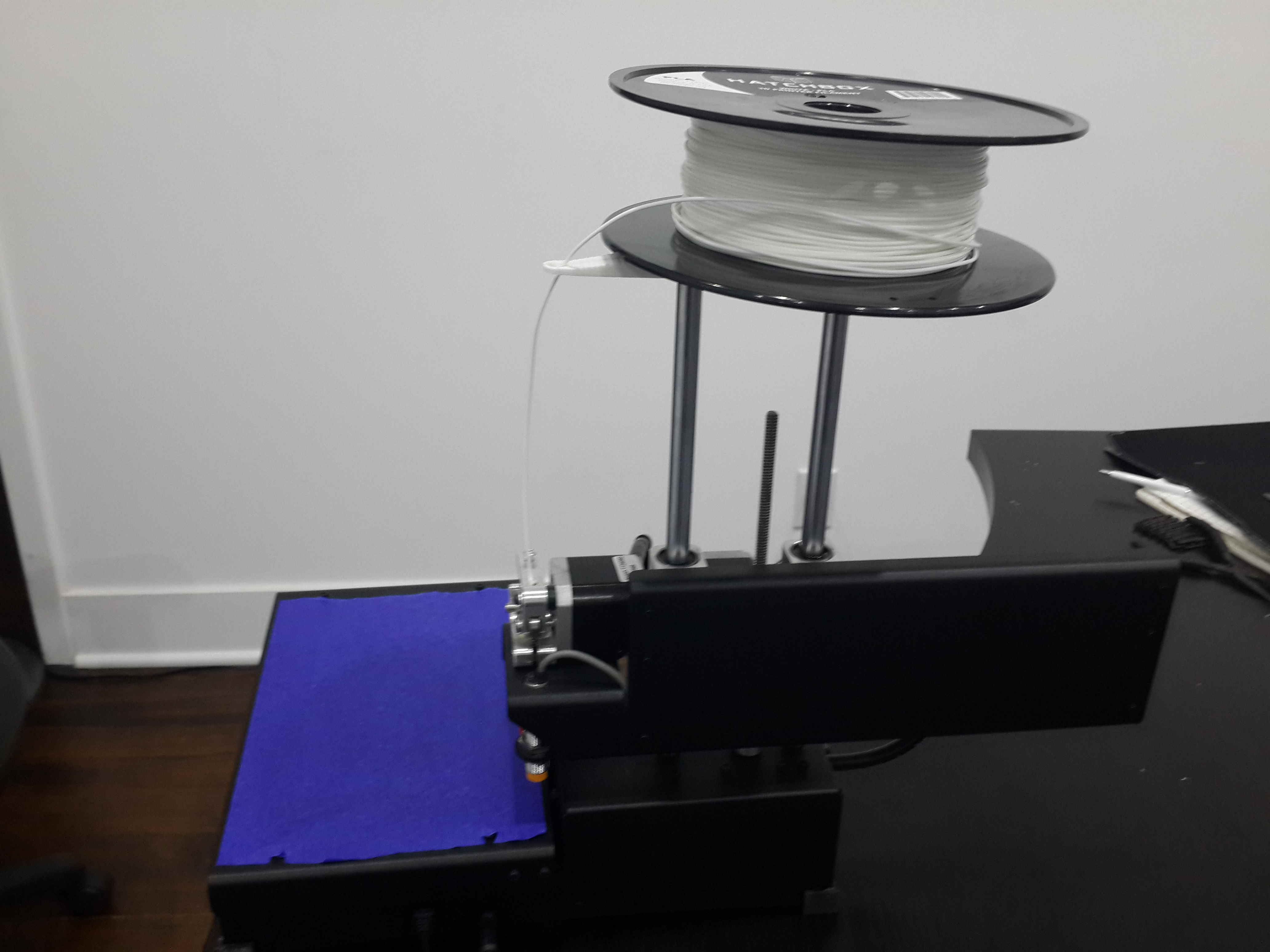 Printrbot free-spinning fillament spool holder (using 608 bearing)