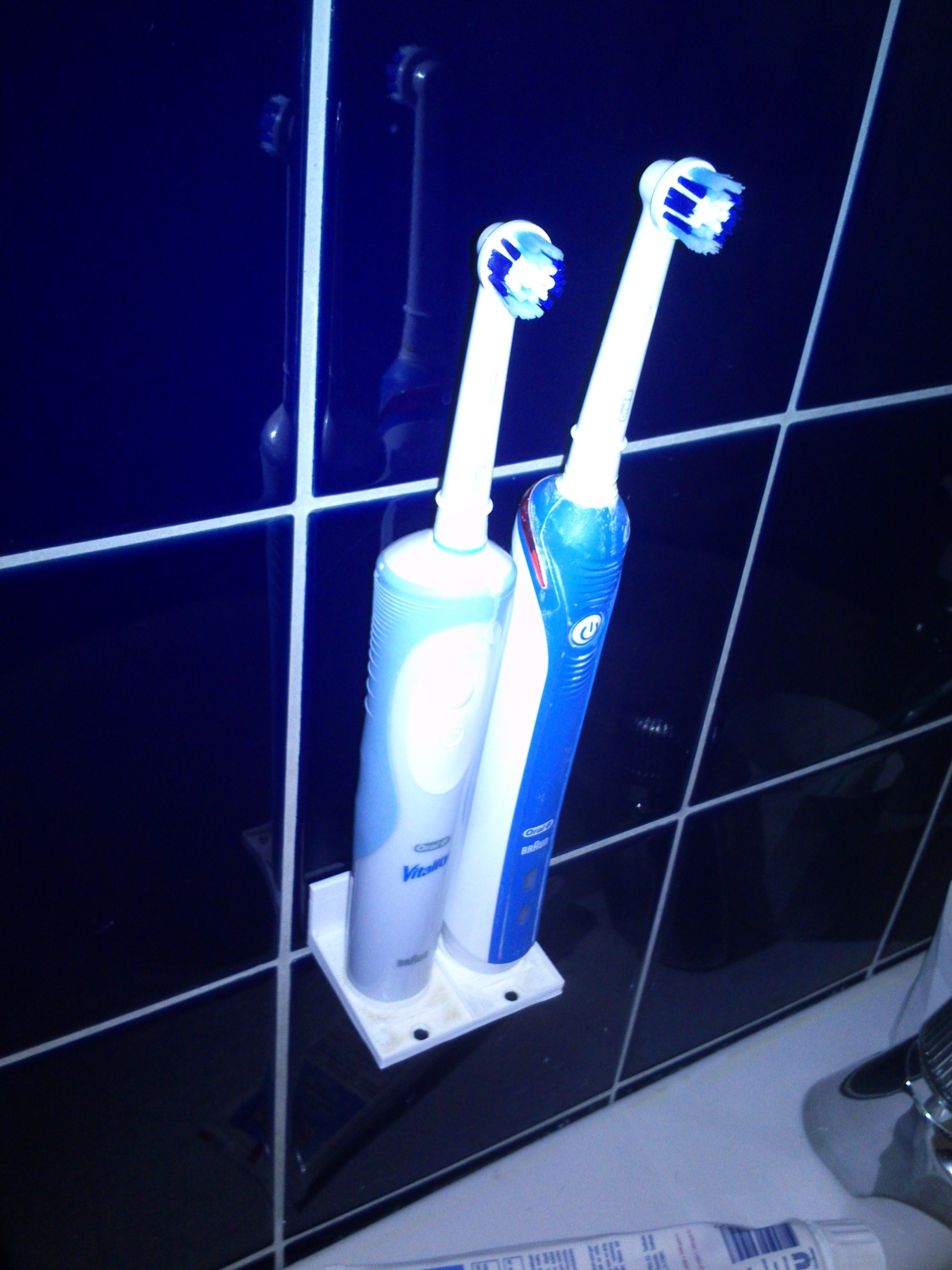 Wall mount for OralB toothbrush