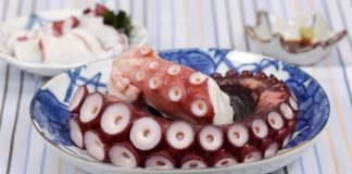 How-to-Boil-a-Fresh-Giant-Pacific-Octopus-Arm-Boiled-Octopus-Sashimi-Recipe-Cooking-with-Dog